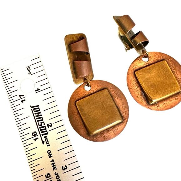 BAER SF – Vintage Brutalist Copper & Brass Sculptural Clip-On Earrings - Picture 7 of 11